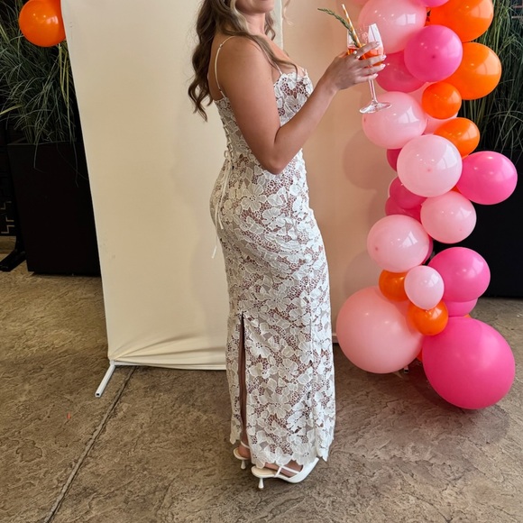 House of CB White Lace Gown - Picture 2 of 3